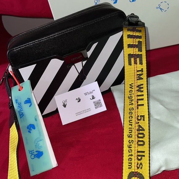 *NEW* Off-White Messenger/Over the shoulder bag! - Picture 2 of 8